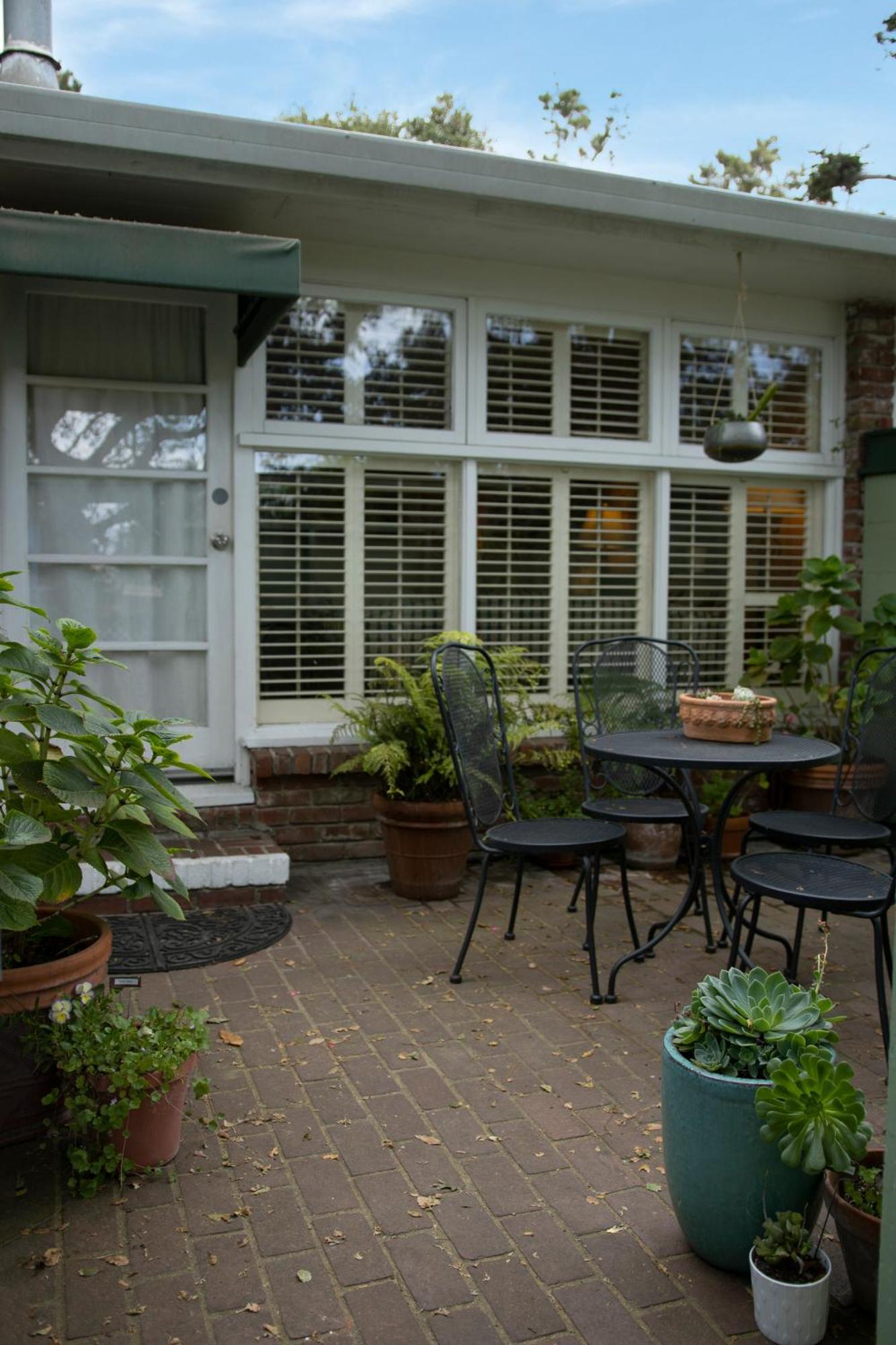 Carmel Garden Inn Екстер'єр фото
