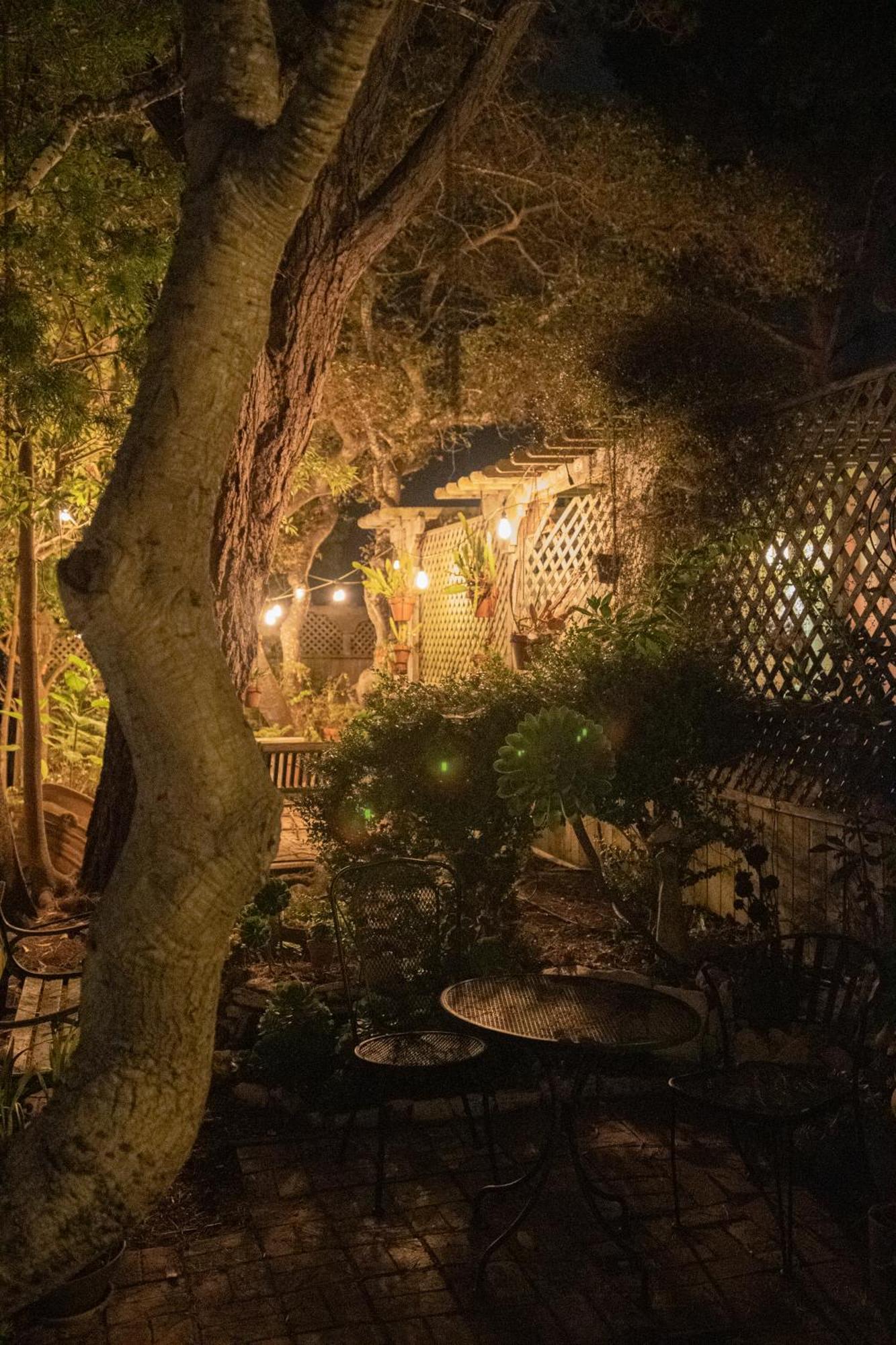 Carmel Garden Inn Екстер'єр фото