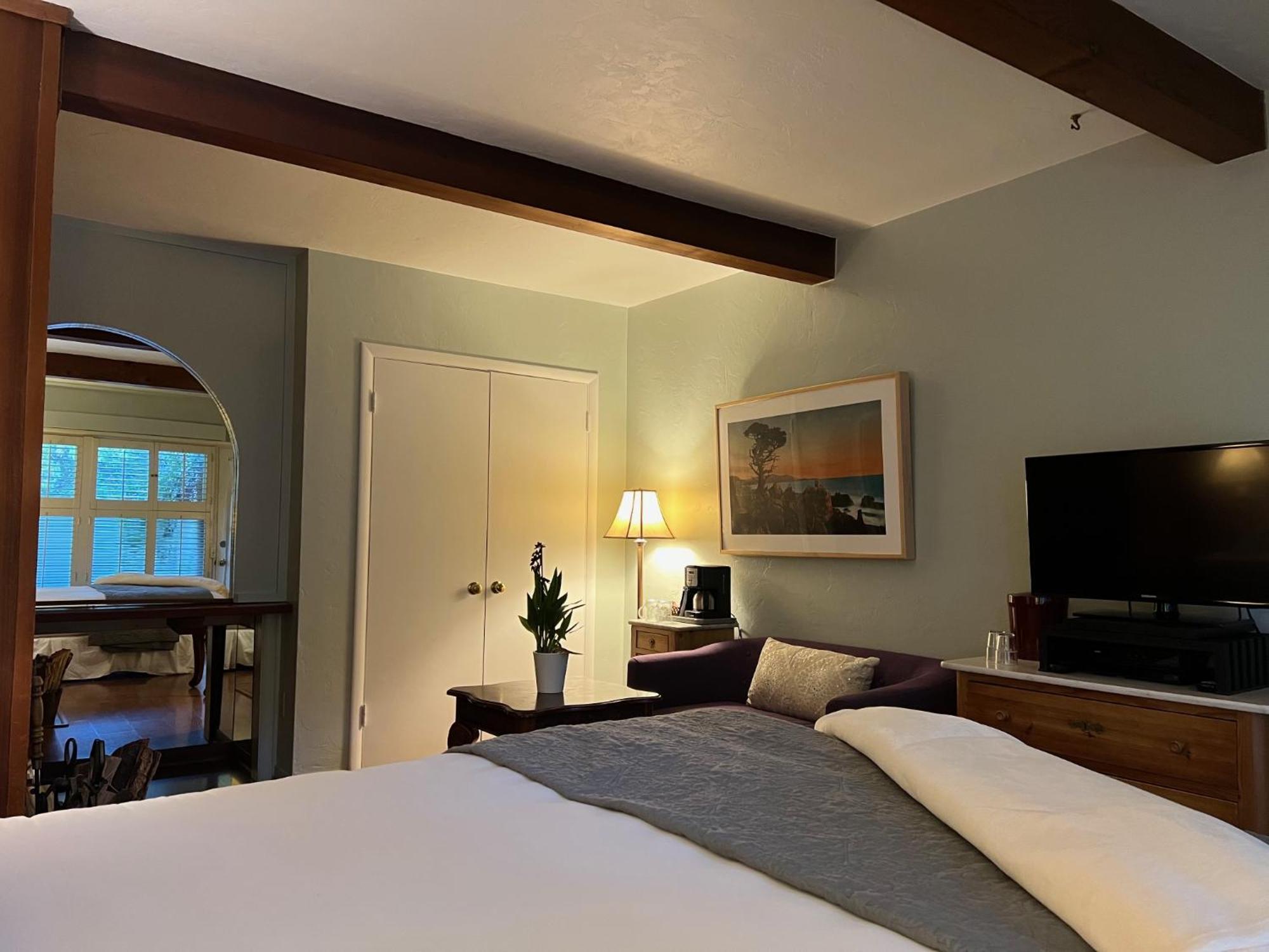 Carmel Garden Inn Екстер'єр фото
