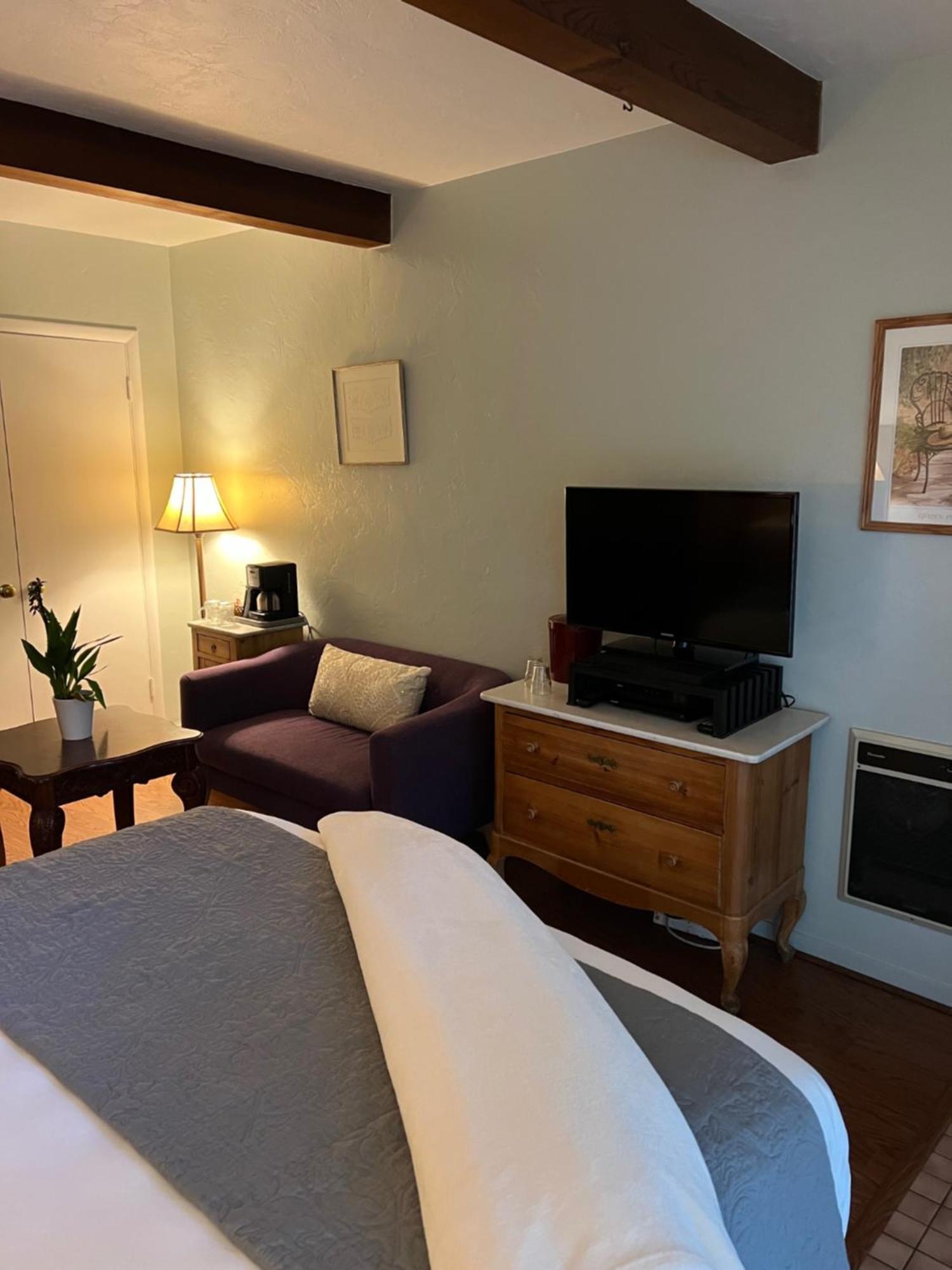 Carmel Garden Inn Екстер'єр фото