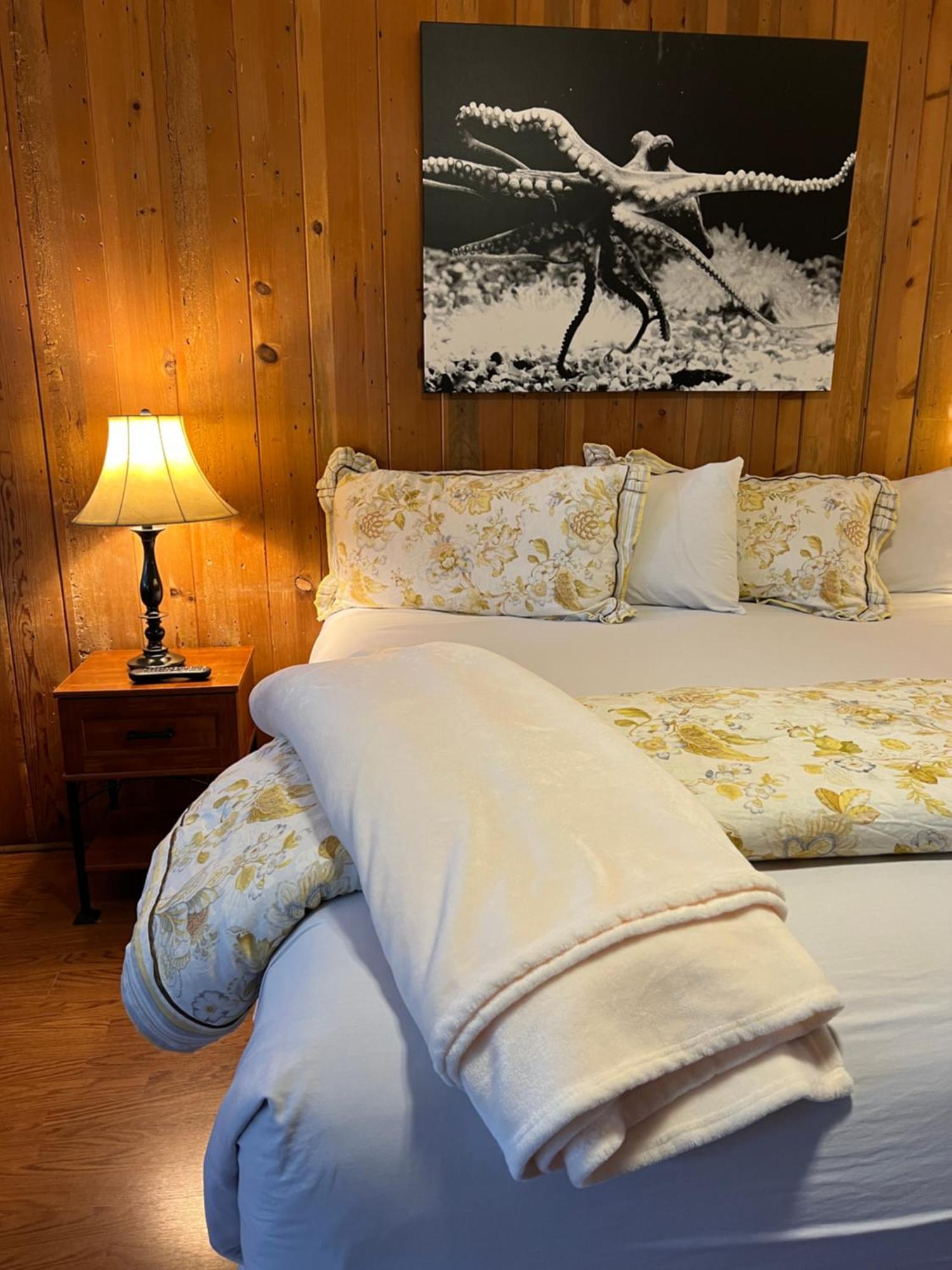 Carmel Garden Inn Екстер'єр фото