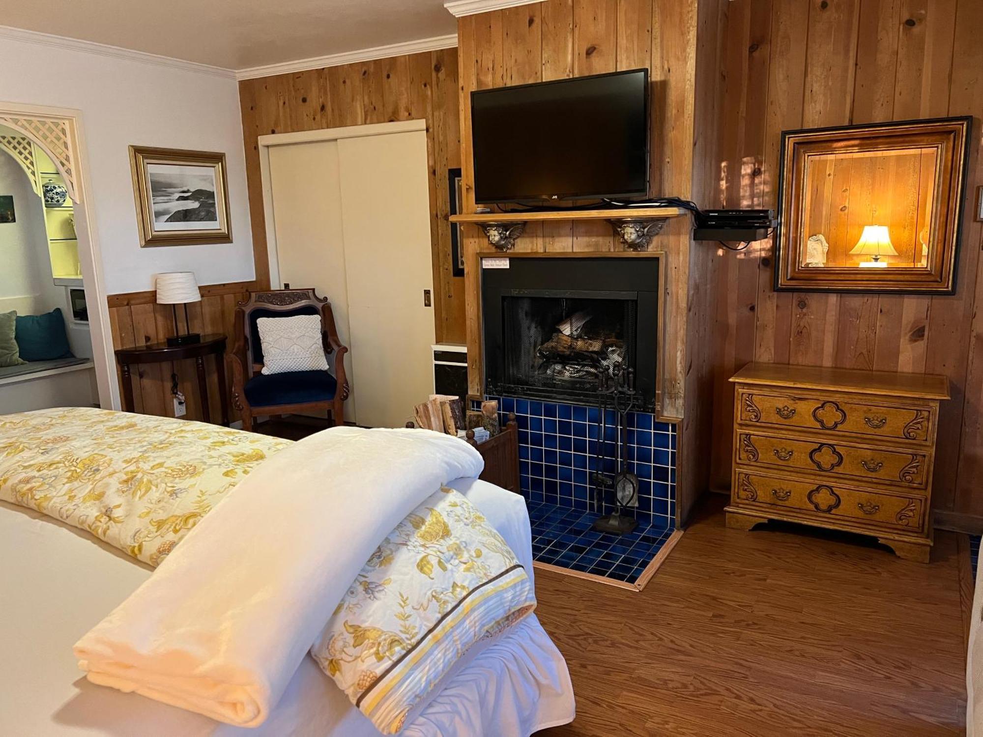 Carmel Garden Inn Екстер'єр фото