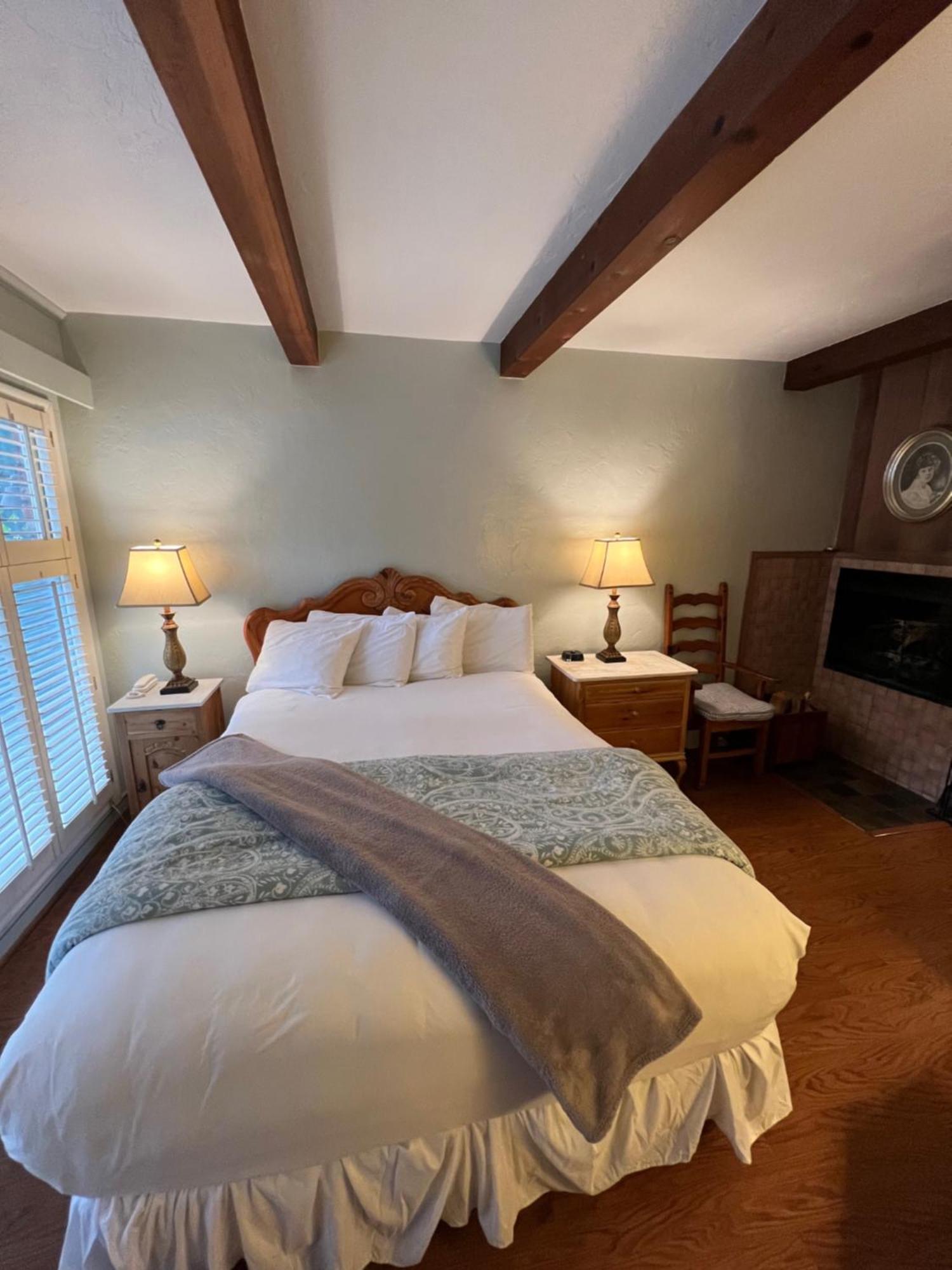 Carmel Garden Inn Екстер'єр фото