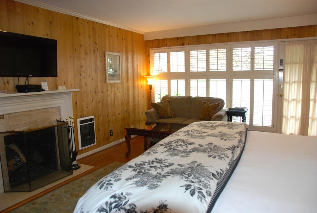 Carmel Garden Inn Екстер'єр фото