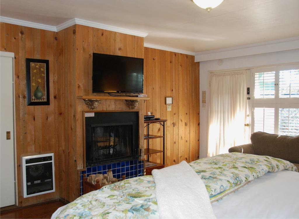 Carmel Garden Inn Екстер'єр фото